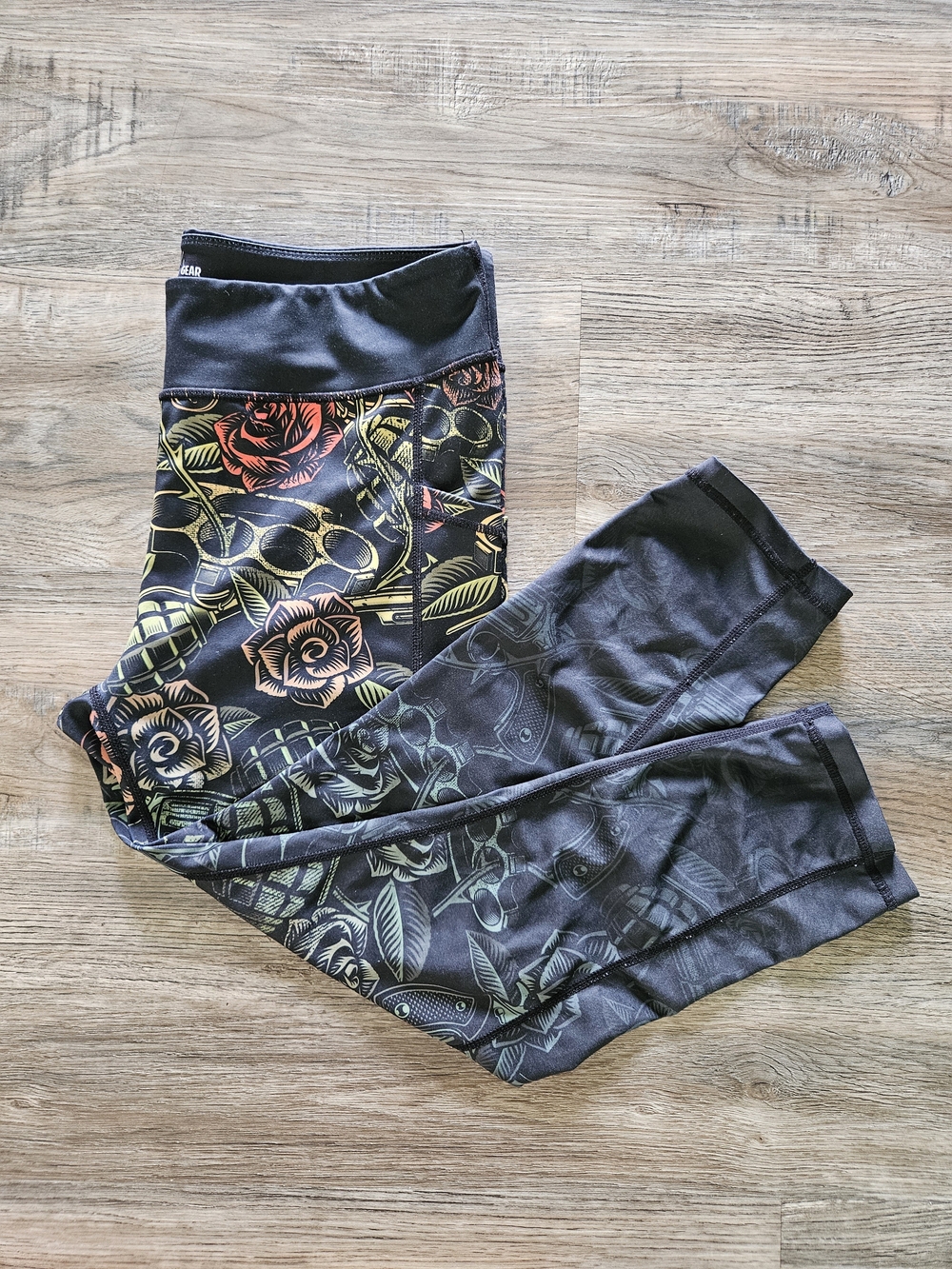 Constantly Varied Gear (CVG) Dressed To Kill / Guns & Roses Capri Leggings